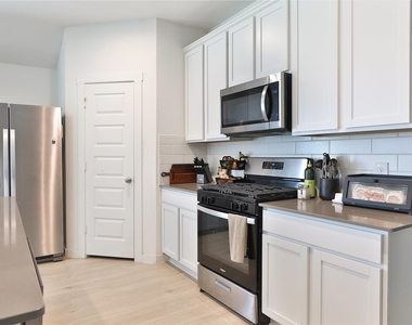 31615 Chollerford Court - Photo Thumbnail 7