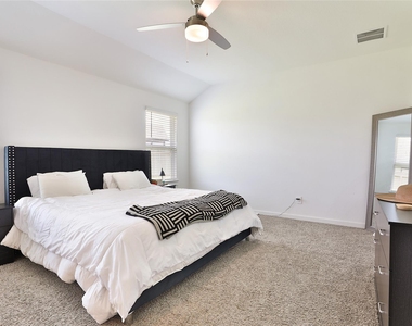 31615 Chollerford Court - Photo Thumbnail 15