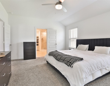 31615 Chollerford Court - Photo Thumbnail 16