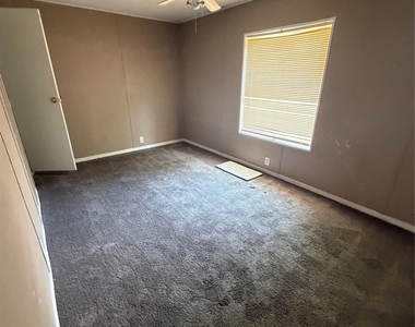 24610 E Needham Road - Photo Thumbnail 4