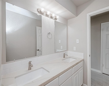 635 Tarpaulin Way - Photo Thumbnail 16