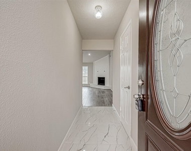 635 Tarpaulin Way - Photo Thumbnail 3