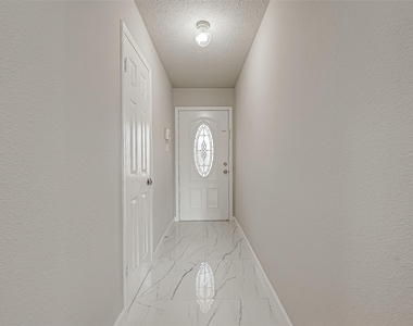 635 Tarpaulin Way - Photo Thumbnail 4