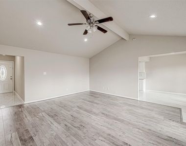 635 Tarpaulin Way - Photo Thumbnail 12