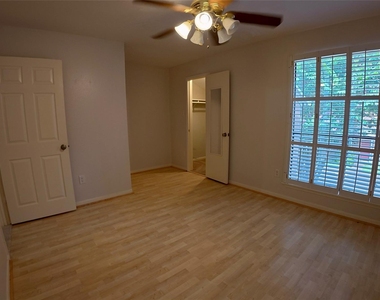 12550 Piping Rock Drive - Photo Thumbnail 11