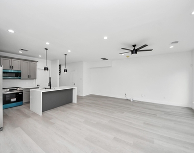 8218 Lawler Street - Photo Thumbnail 21
