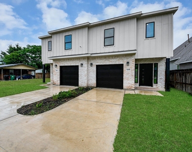 8218 Lawler Street - Photo Thumbnail 4