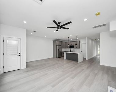 8218 Lawler Street - Photo Thumbnail 20