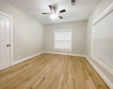 1406 Oakdale Street - Photo Thumbnail 12