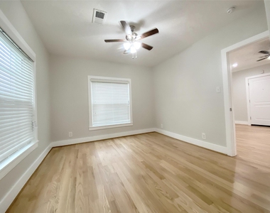 1406 Oakdale Street - Photo Thumbnail 8