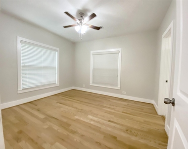 1406 Oakdale Street - Photo Thumbnail 13