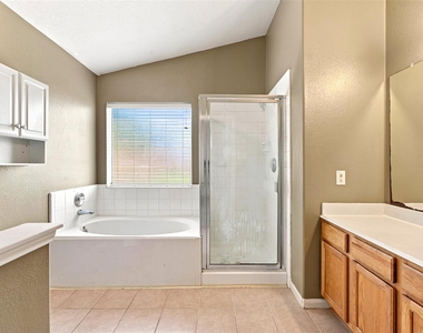 2002 Roaring Springs Drive - Photo Thumbnail 11