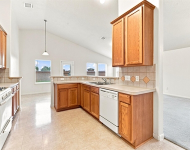 2002 Roaring Springs Drive - Photo Thumbnail 7
