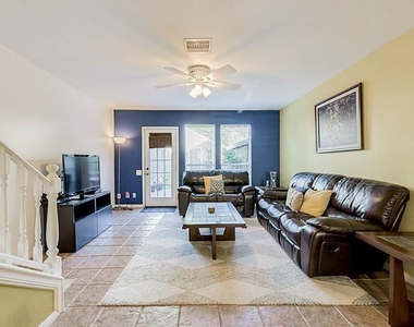 930 Rutland Street - Photo Thumbnail 9