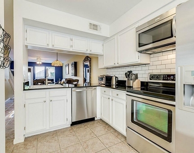 930 Rutland Street - Photo Thumbnail 4