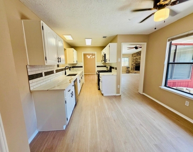 13438 Nevermore Drive - Photo Thumbnail 8