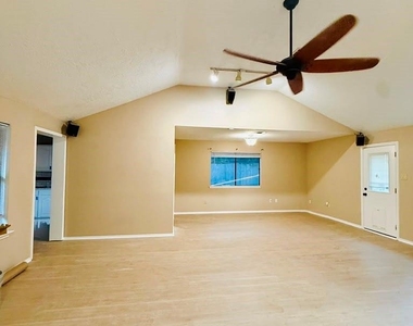 13438 Nevermore Drive - Photo Thumbnail 6