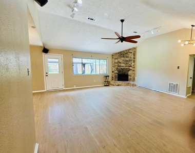 13438 Nevermore Drive - Photo Thumbnail 5