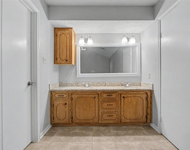 3519 Saratoga Drive - Photo Thumbnail 10