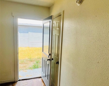 706 Rockdale Road - Photo Thumbnail 13