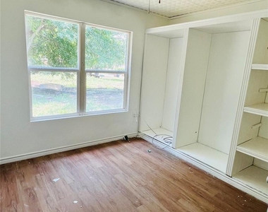 706 Rockdale Road - Photo Thumbnail 6