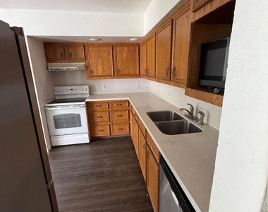 706 Rockdale Road - Photo Thumbnail 3