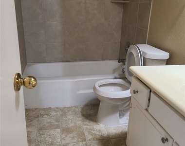 14389 Misty Meadow Lane - Photo Thumbnail 16