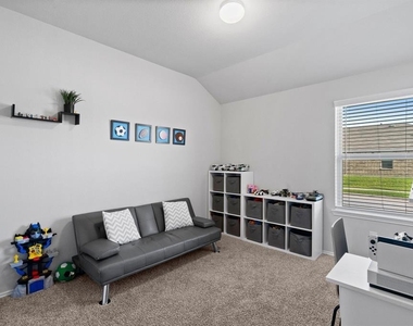 4115 Magliana Lane - Photo Thumbnail 10