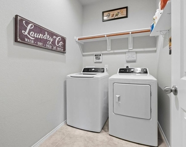 4115 Magliana Lane - Photo Thumbnail 12