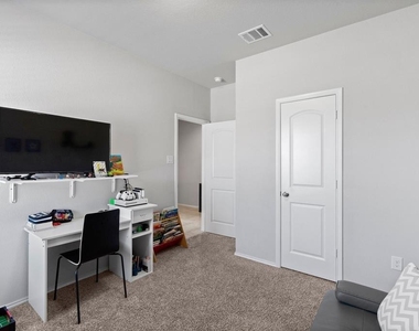 4115 Magliana Lane - Photo Thumbnail 11