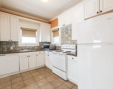1716 Richmond Avenue - Photo Thumbnail 9