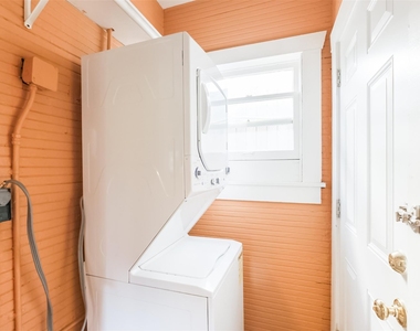 1716 Richmond Avenue - Photo Thumbnail 10