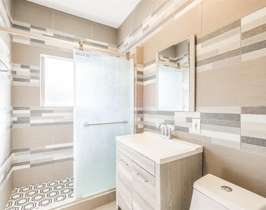 1716 Richmond Avenue - Photo Thumbnail 13