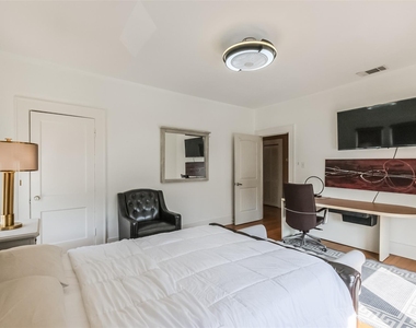 1716 Richmond Avenue - Photo Thumbnail 15