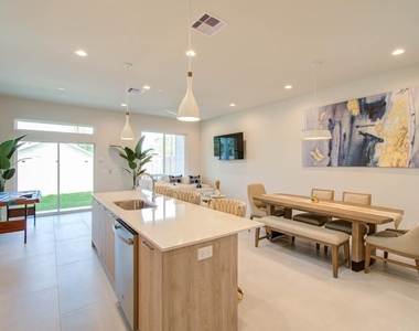 5215 Noble Street - Photo Thumbnail 27