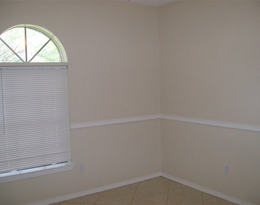 2617 Knoxville Drive - Photo Thumbnail 8