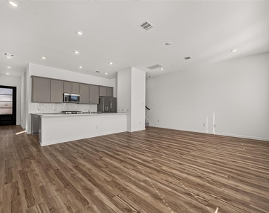 5558 Amber Brook Lane - Photo Thumbnail 12