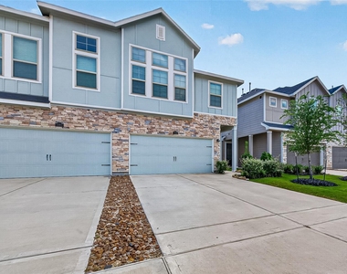 5558 Amber Brook Lane - Photo Thumbnail 7