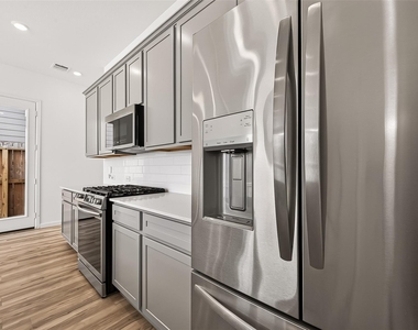 5558 Amber Brook Lane - Photo Thumbnail 19
