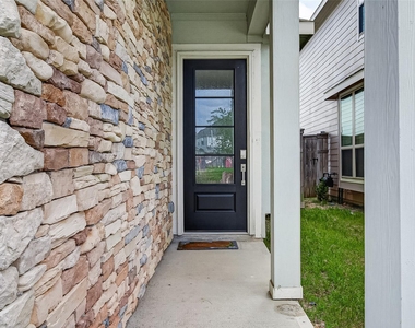 5558 Amber Brook Lane - Photo Thumbnail 8