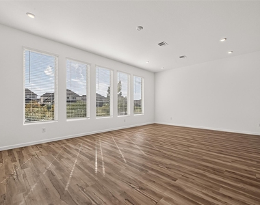 5558 Amber Brook Lane - Photo Thumbnail 14
