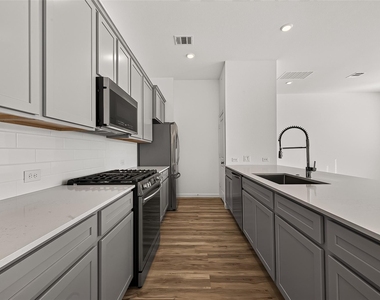 5558 Amber Brook Lane - Photo Thumbnail 15