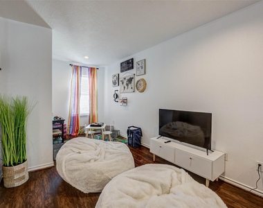 1815 Lewis Street - Photo Thumbnail 33