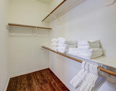 1815 Lewis Street - Photo Thumbnail 31