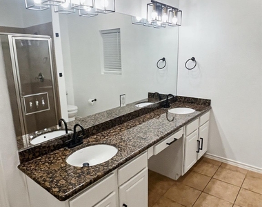 1815 Lewis Street - Photo Thumbnail 11