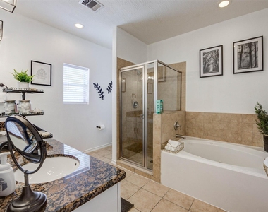 1815 Lewis Street - Photo Thumbnail 24