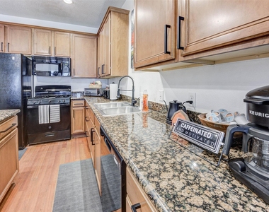 1815 Lewis Street - Photo Thumbnail 13
