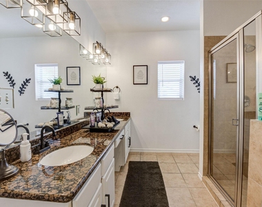 1815 Lewis Street - Photo Thumbnail 26