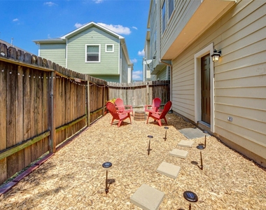 1815 Lewis Street - Photo Thumbnail 36