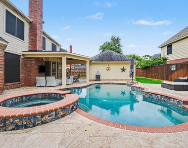 2515 Masters Drive - Photo Thumbnail 1